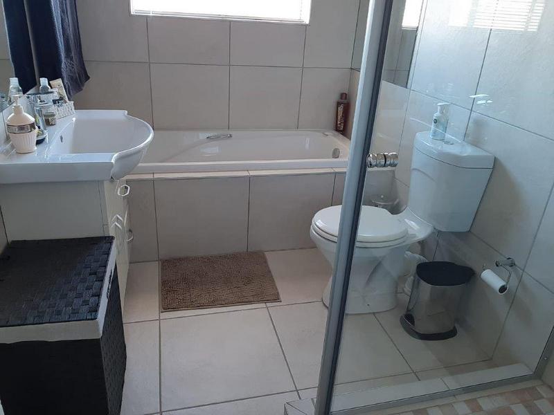 3 Bedroom Property for Sale in Dormehls Drift Western Cape
